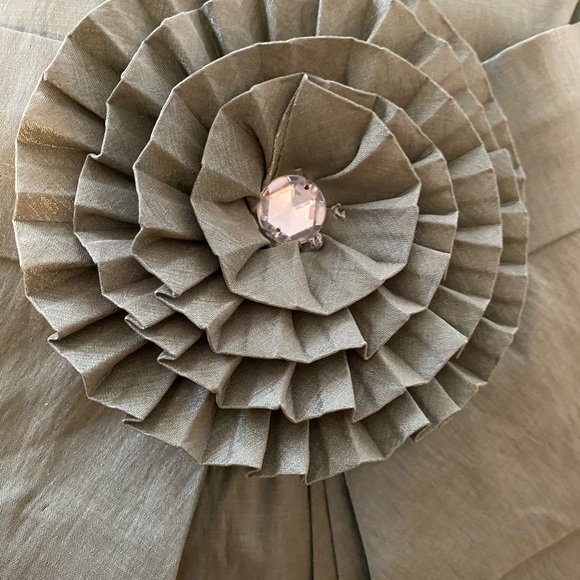 Elegant Strapless Olive dress - Picture 5 of 5